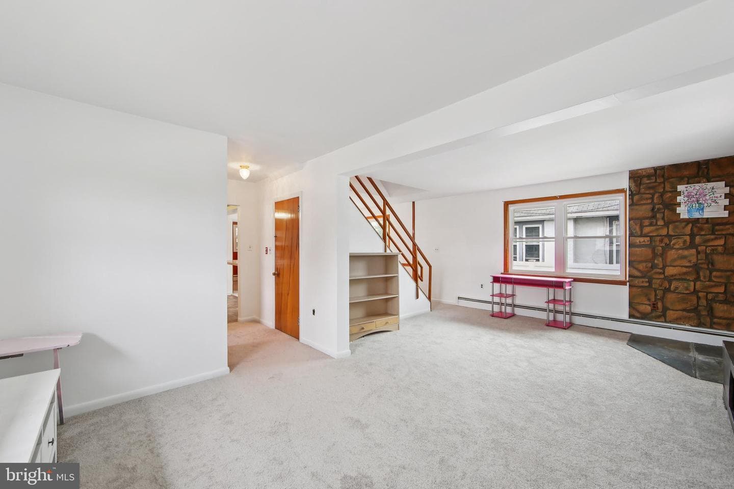 200 E Roland Road photo 9