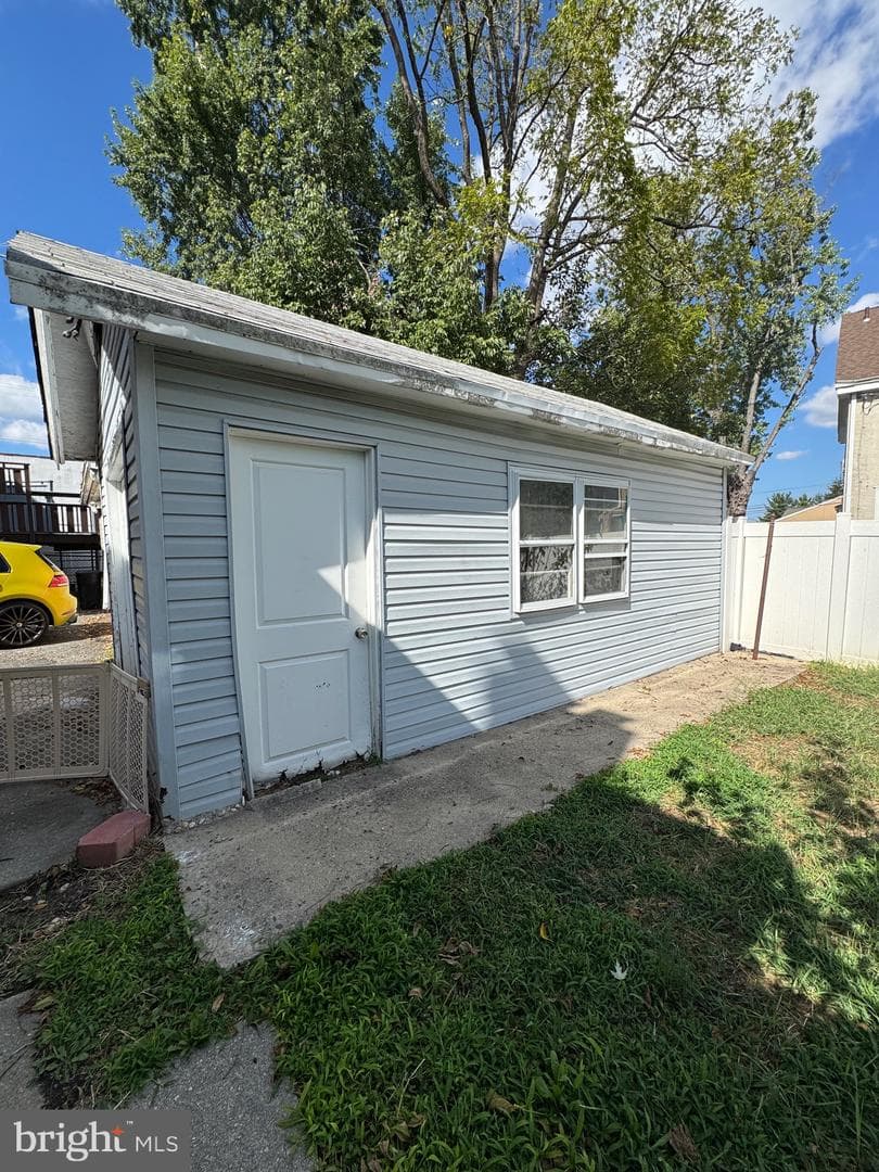 419 Custer Avenue photo 40