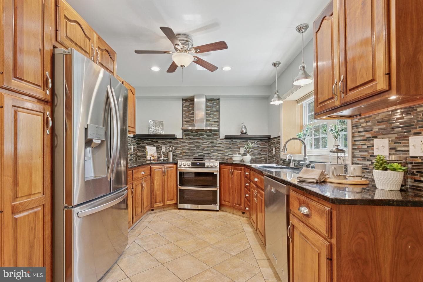 651 N Chester Road photo 17