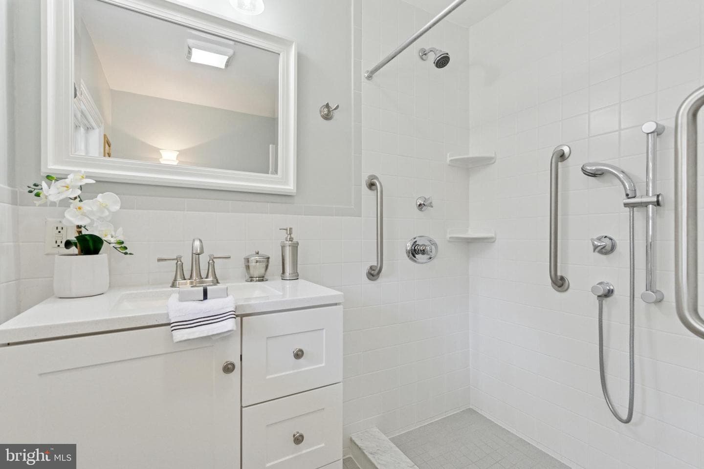 651 N Chester Road photo 35