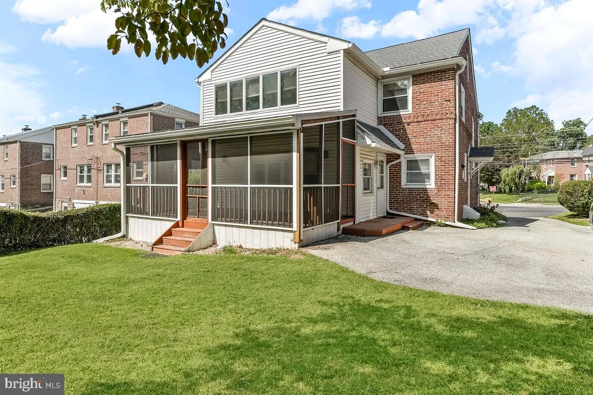 4812 Woodland Avenue photo 4