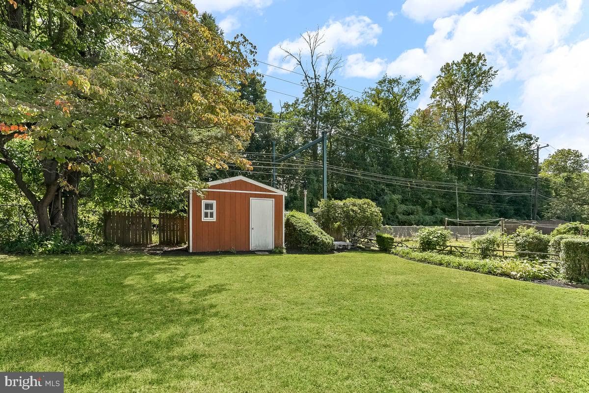 4812 Woodland Avenue photo 5