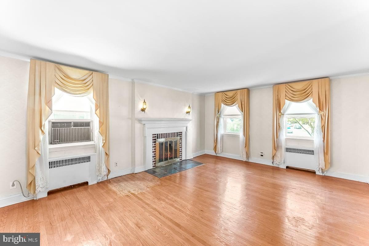 4812 Woodland Avenue photo 8
