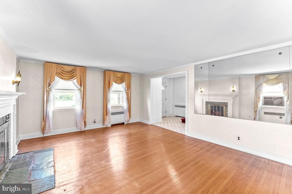4812 Woodland Avenue photo 9