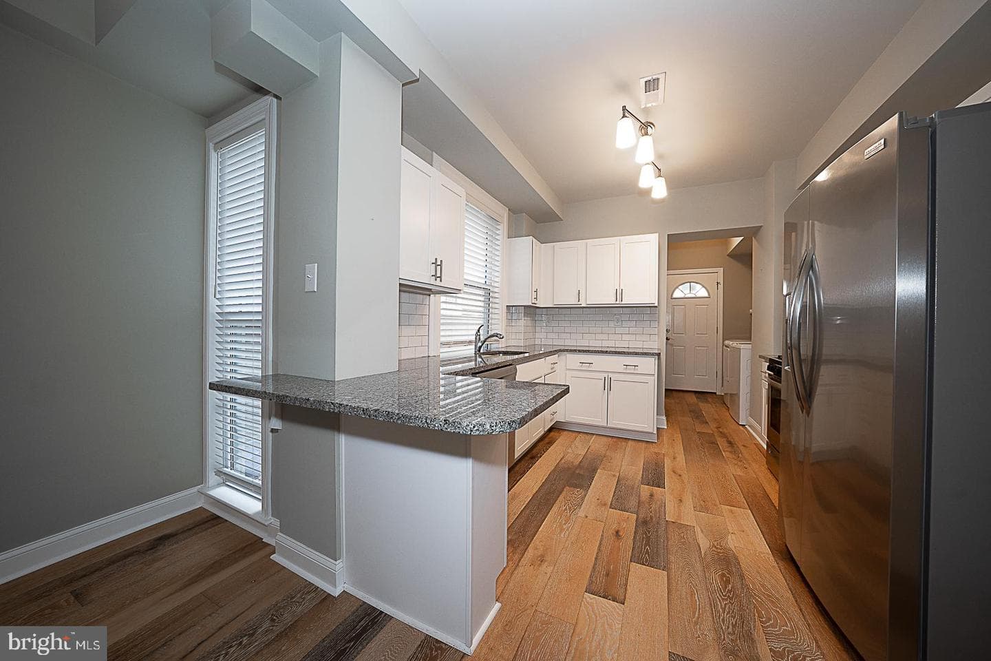 105 W Franklin Street photo 11