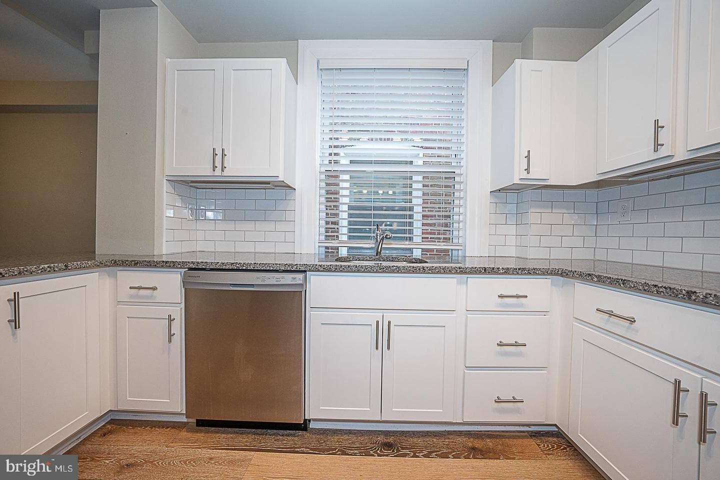 105 W Franklin Street photo 13