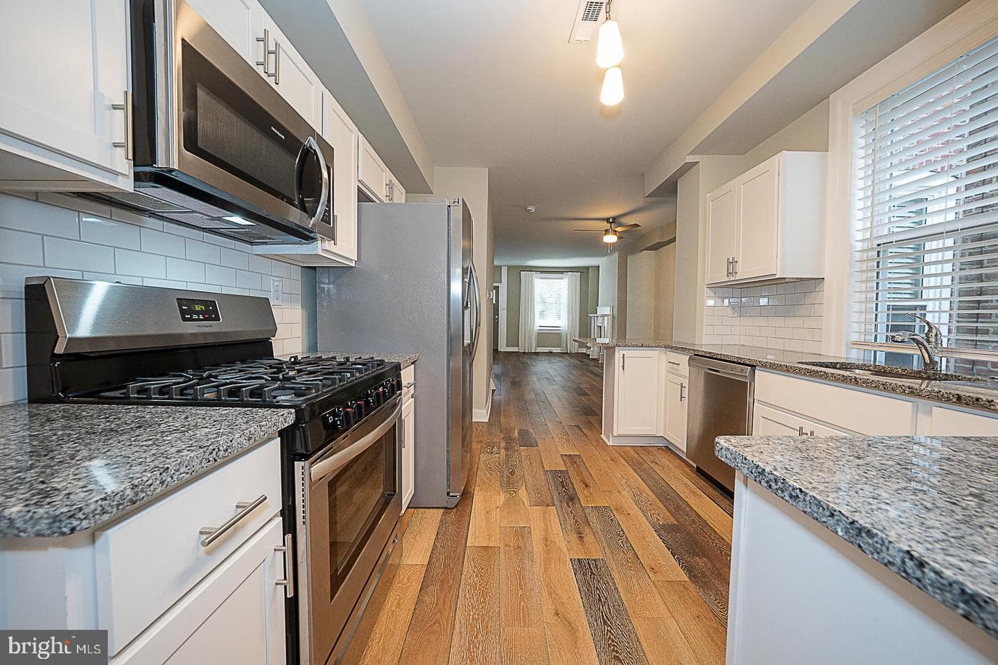105 W Franklin Street photo 14