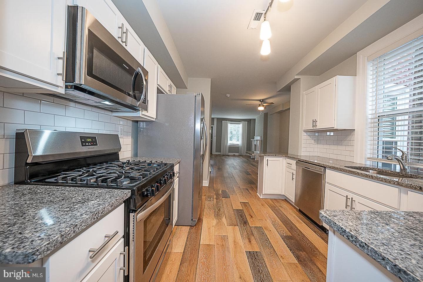 105 W Franklin Street photo 15