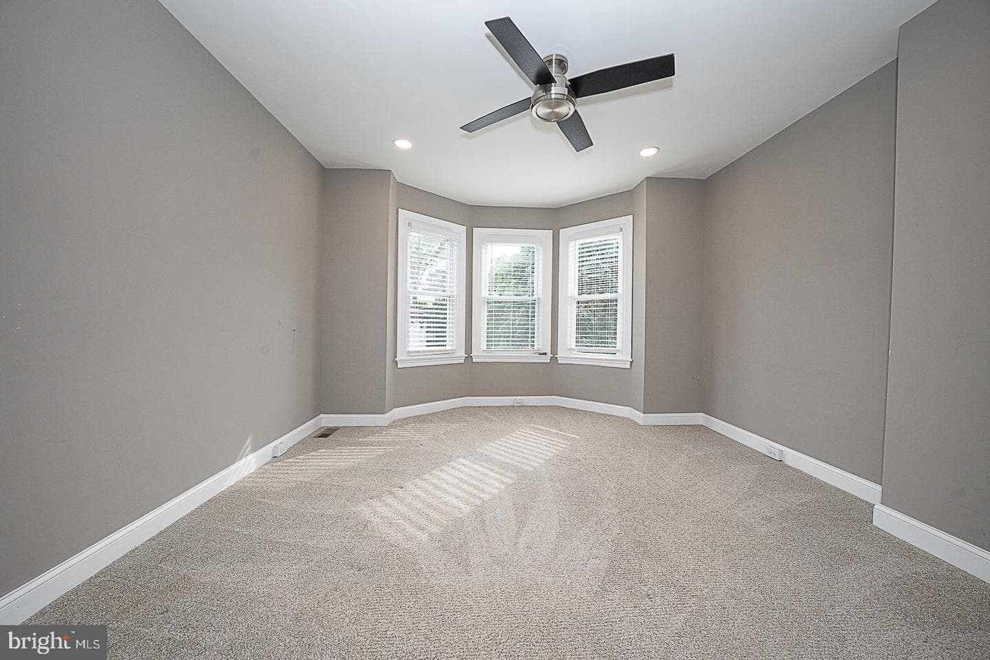 105 W Franklin Street photo 25