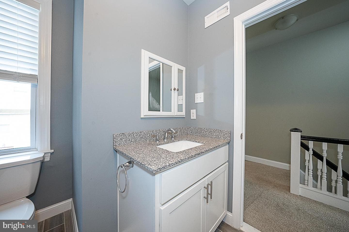 105 W Franklin Street photo 30