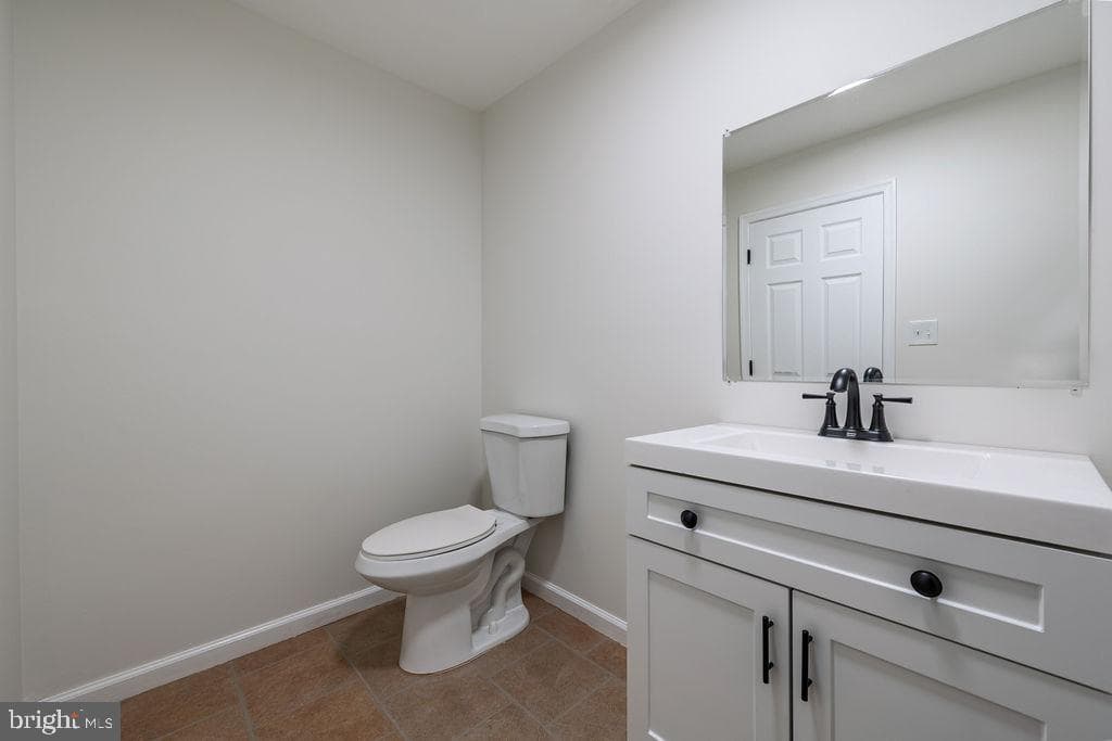 231 E Avon Road photo 16