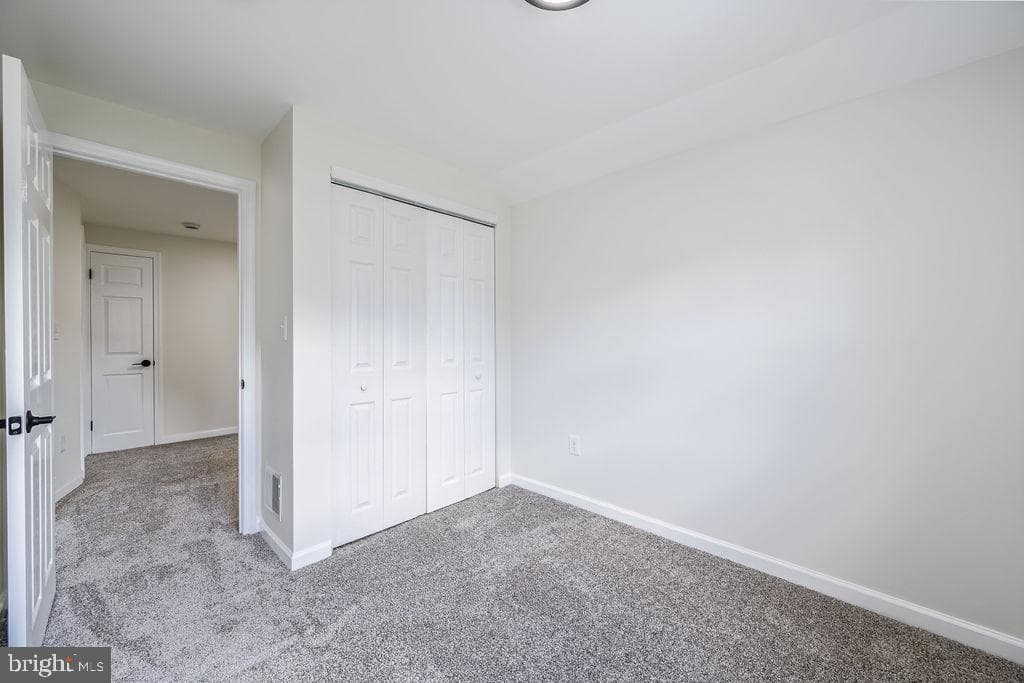 231 E Avon Road photo 17