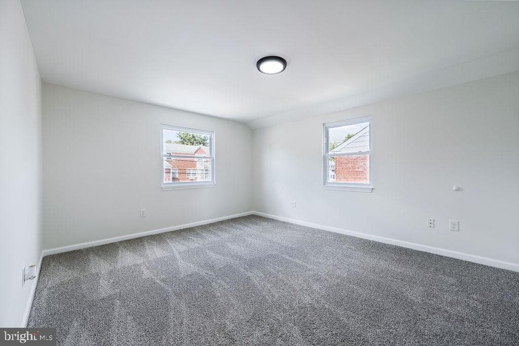 231 E Avon Road photo 18