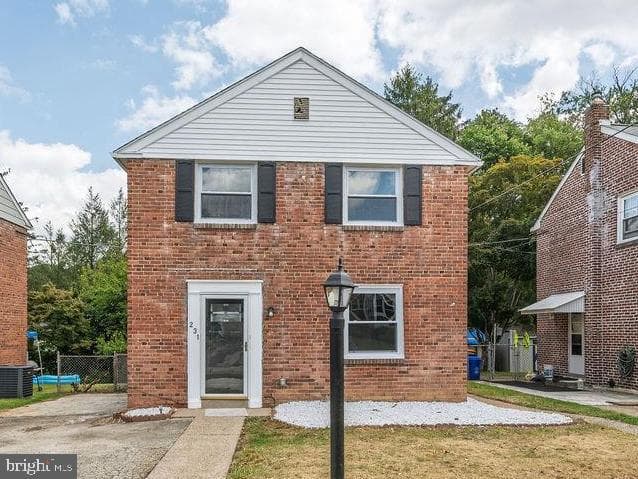 231 E Avon Road photo 2