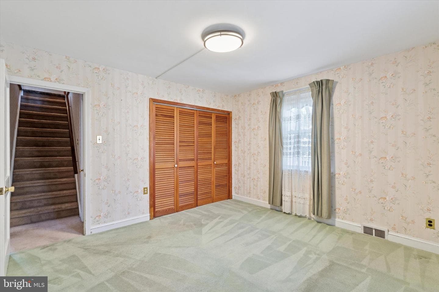 132 S Sproul Road photo 35