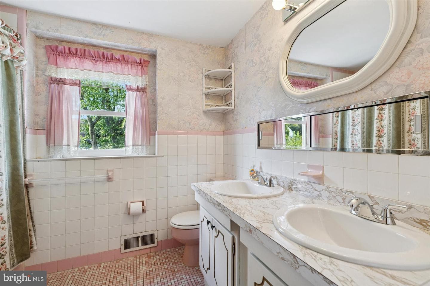 132 S Sproul Road photo 42