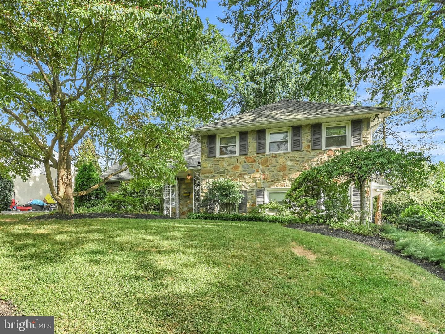 45 Garlor Drive photo 2