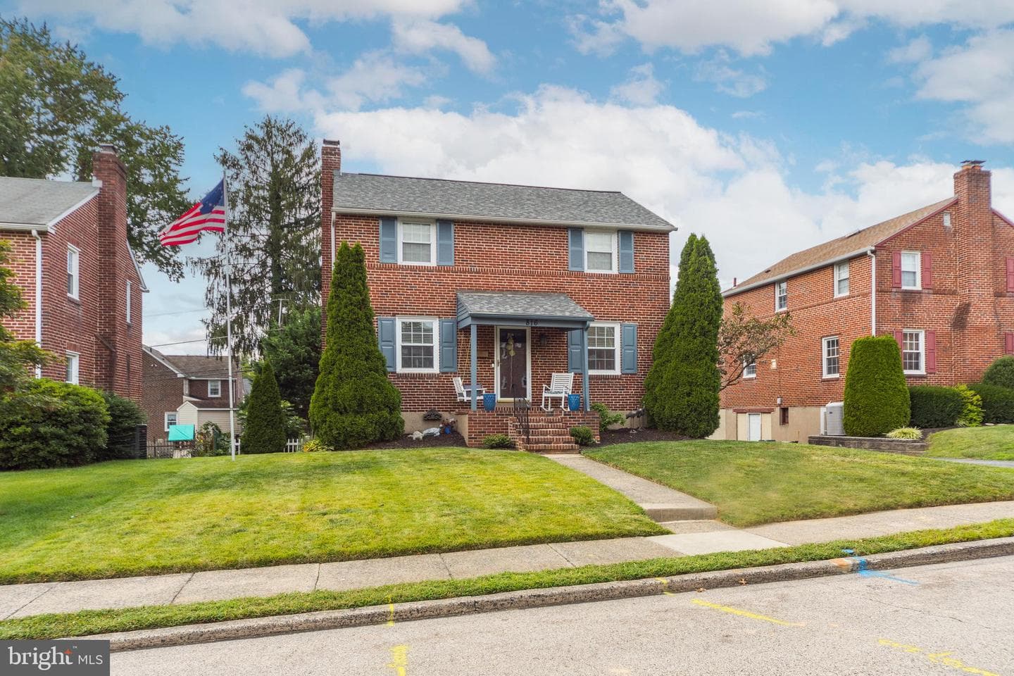 816 Addingham Avenue photo 2