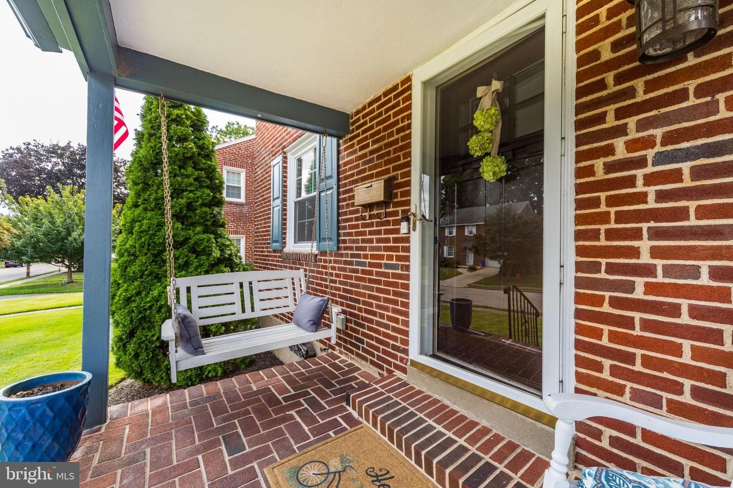 816 Addingham Avenue photo 3