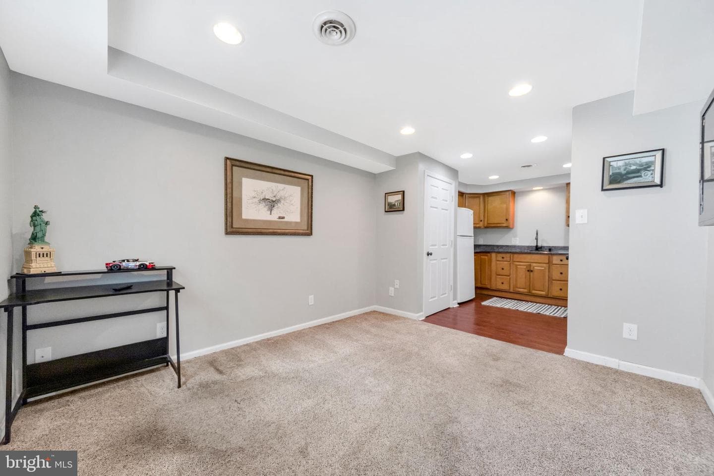 816 Addingham Avenue photo 30