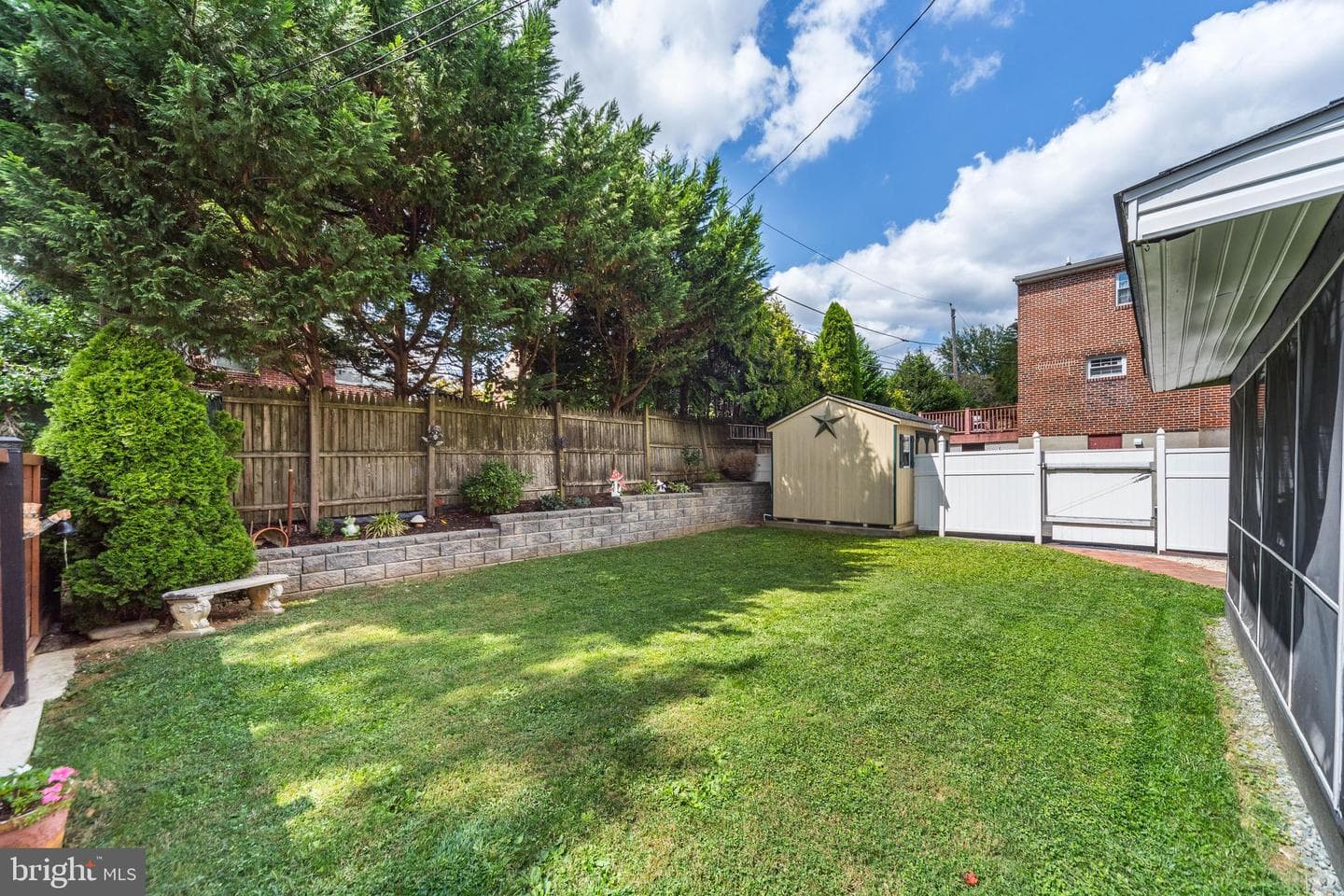 816 Addingham Avenue photo 39