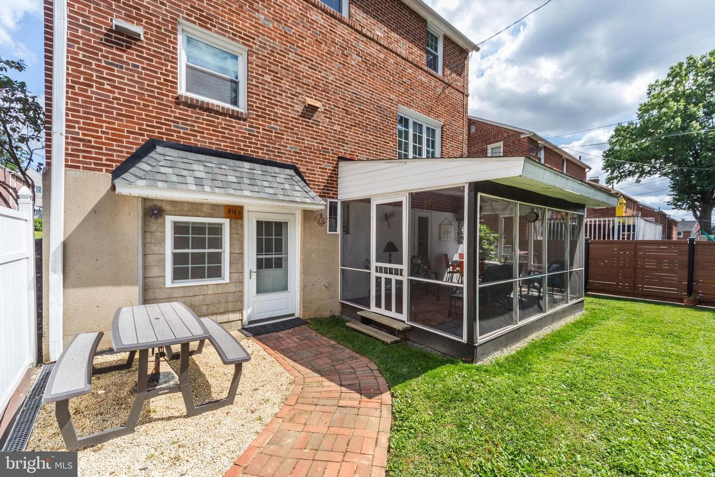 816 Addingham Avenue photo 40