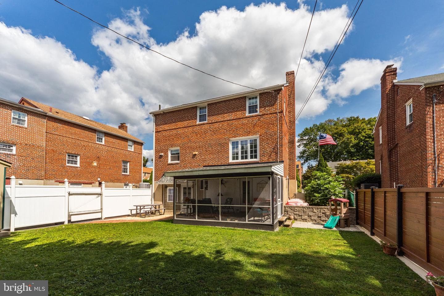 816 Addingham Avenue photo 41