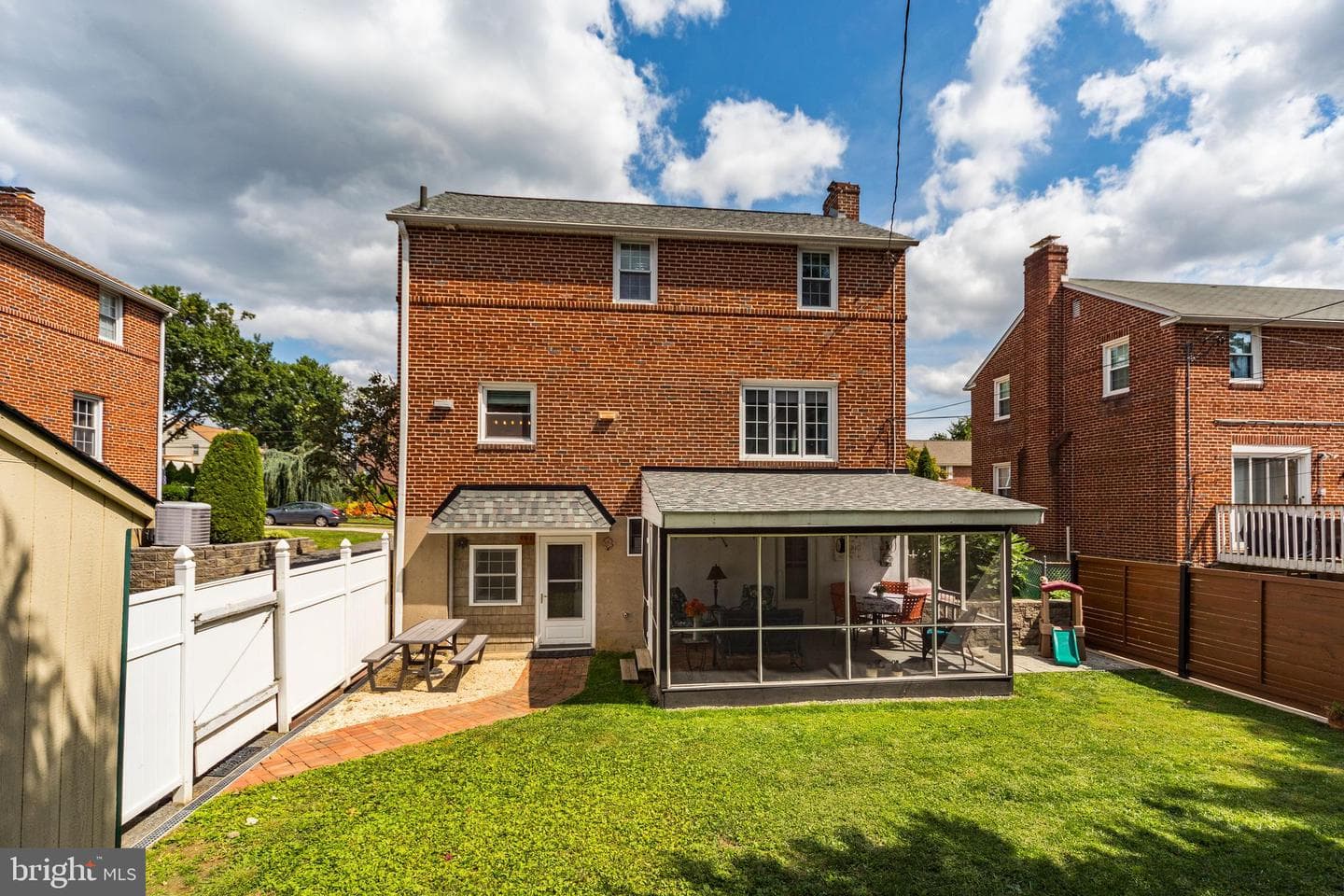 816 Addingham Avenue photo 42