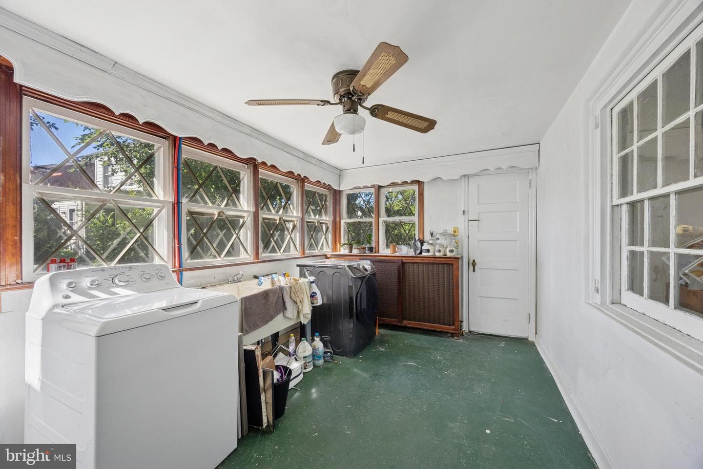 212 W 24th Street photo 14
