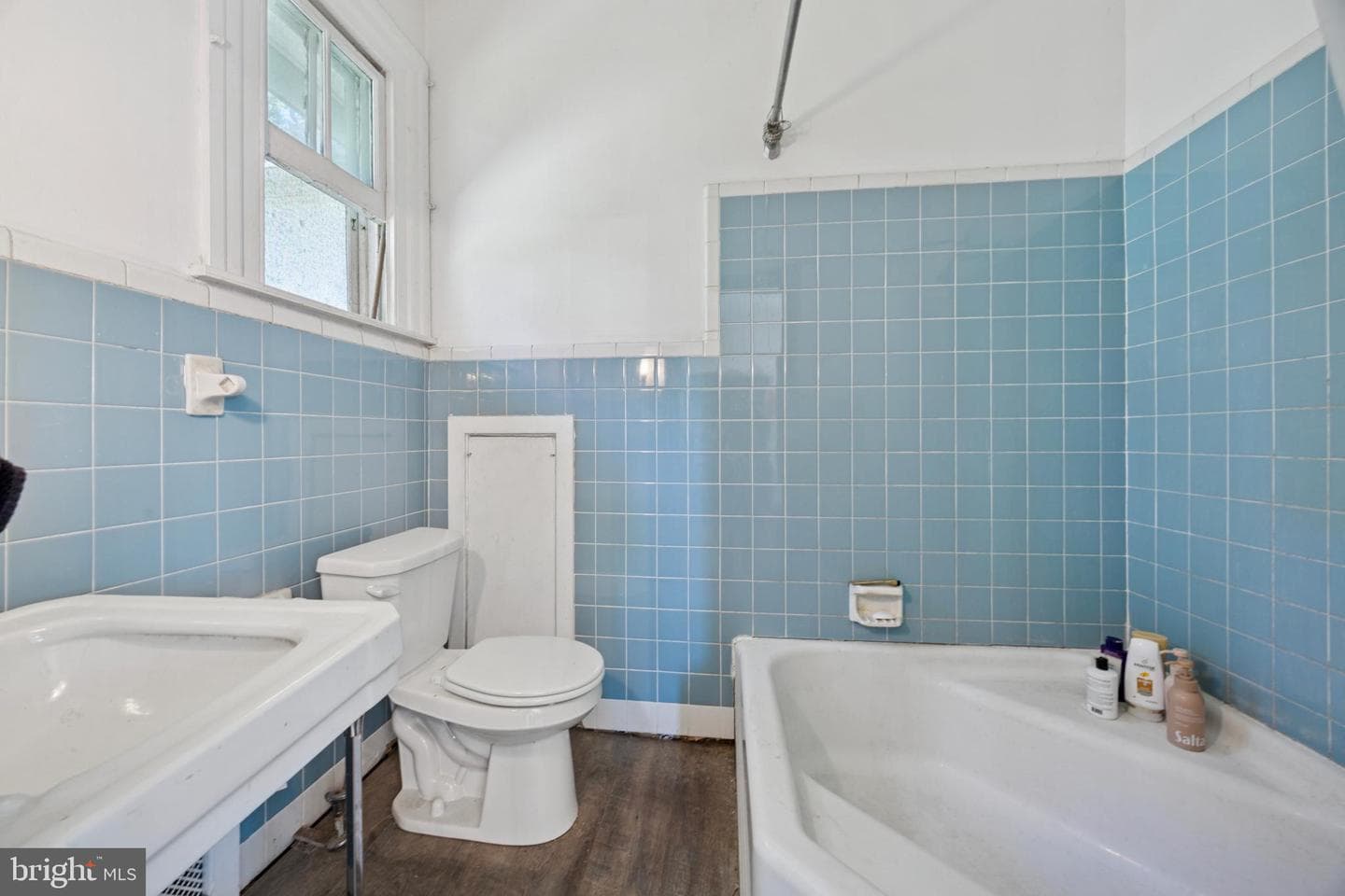 212 W 24th Street photo 23