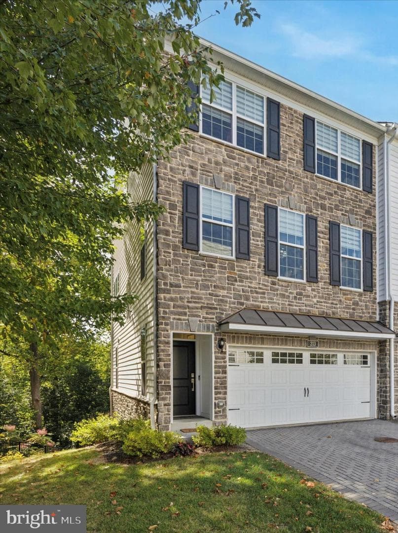 213 Corvus Circle photo 1