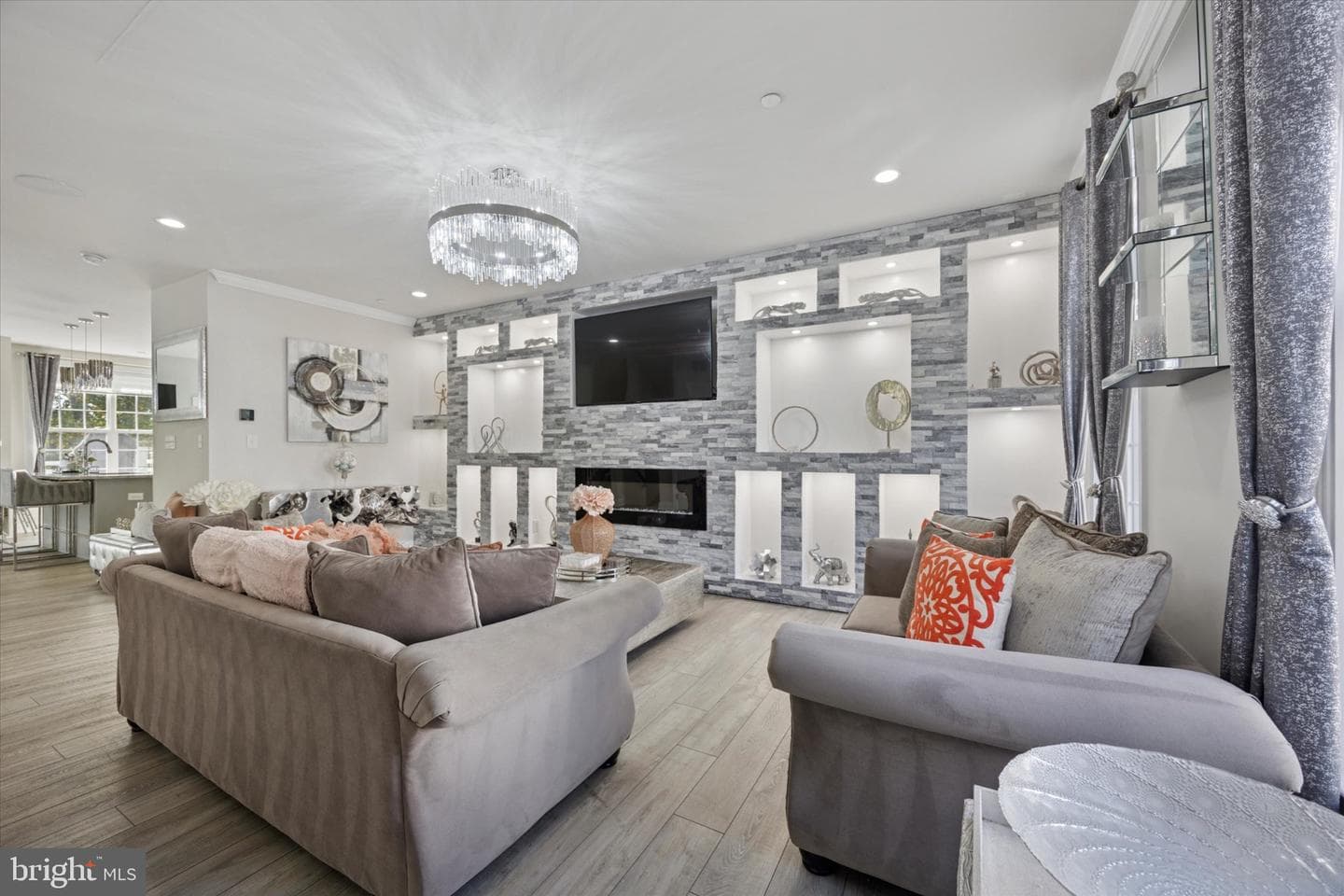 213 Corvus Circle photo 2