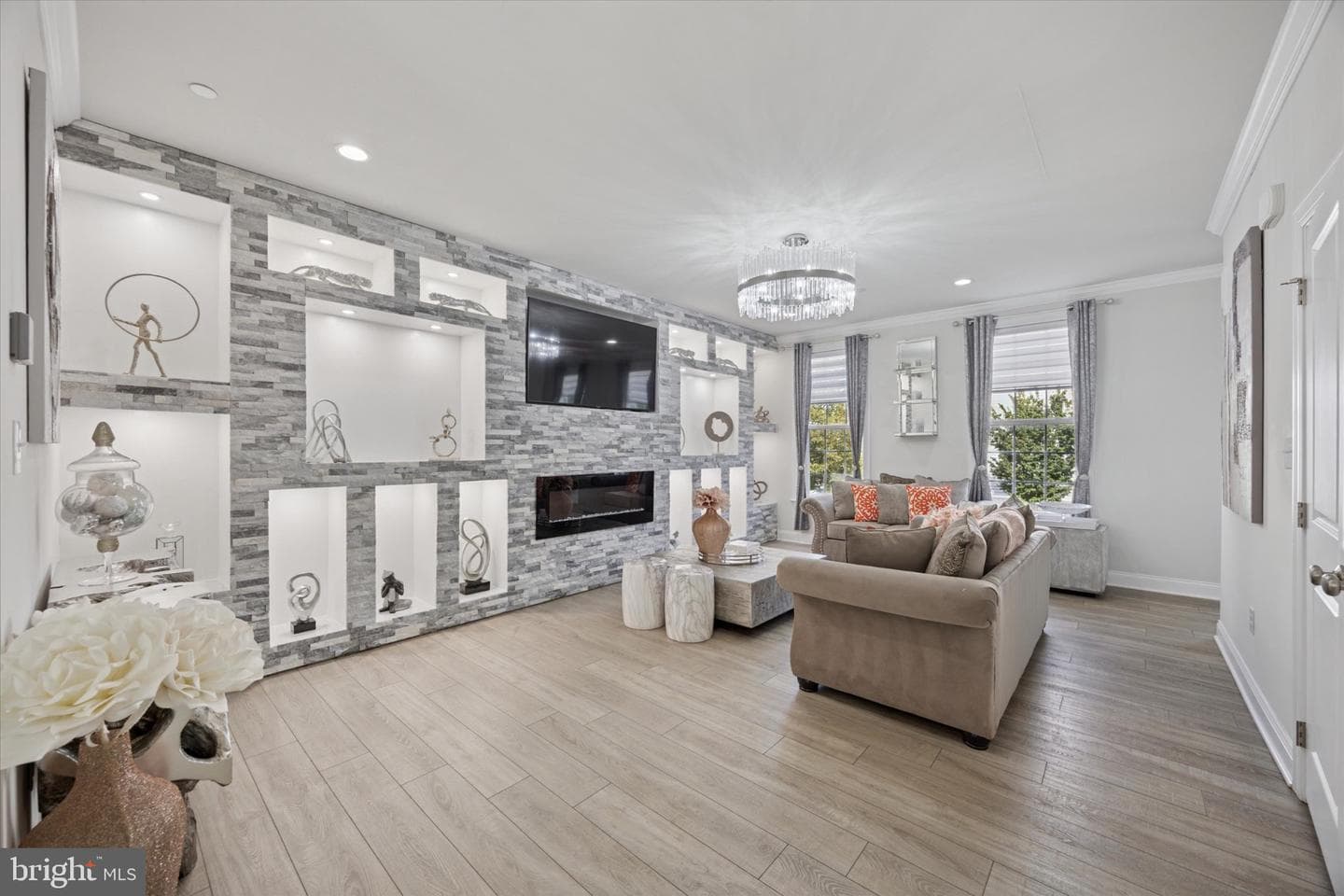 213 Corvus Circle photo 3