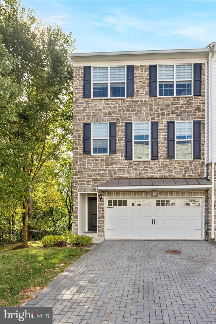 213 Corvus Circle photo 33