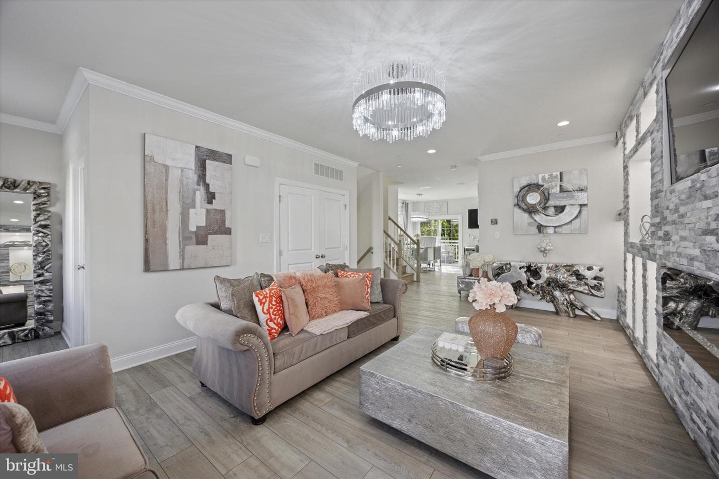 213 Corvus Circle photo 4