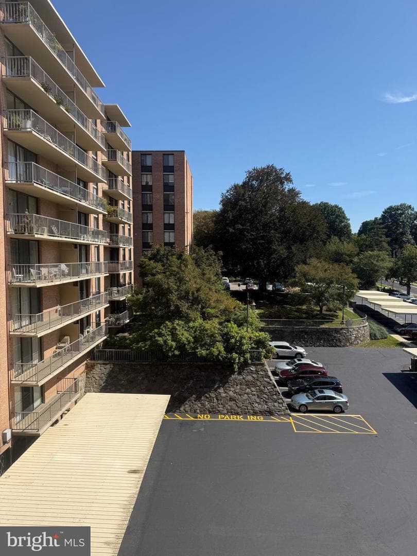 801 Yale Avenue #711 photo 39