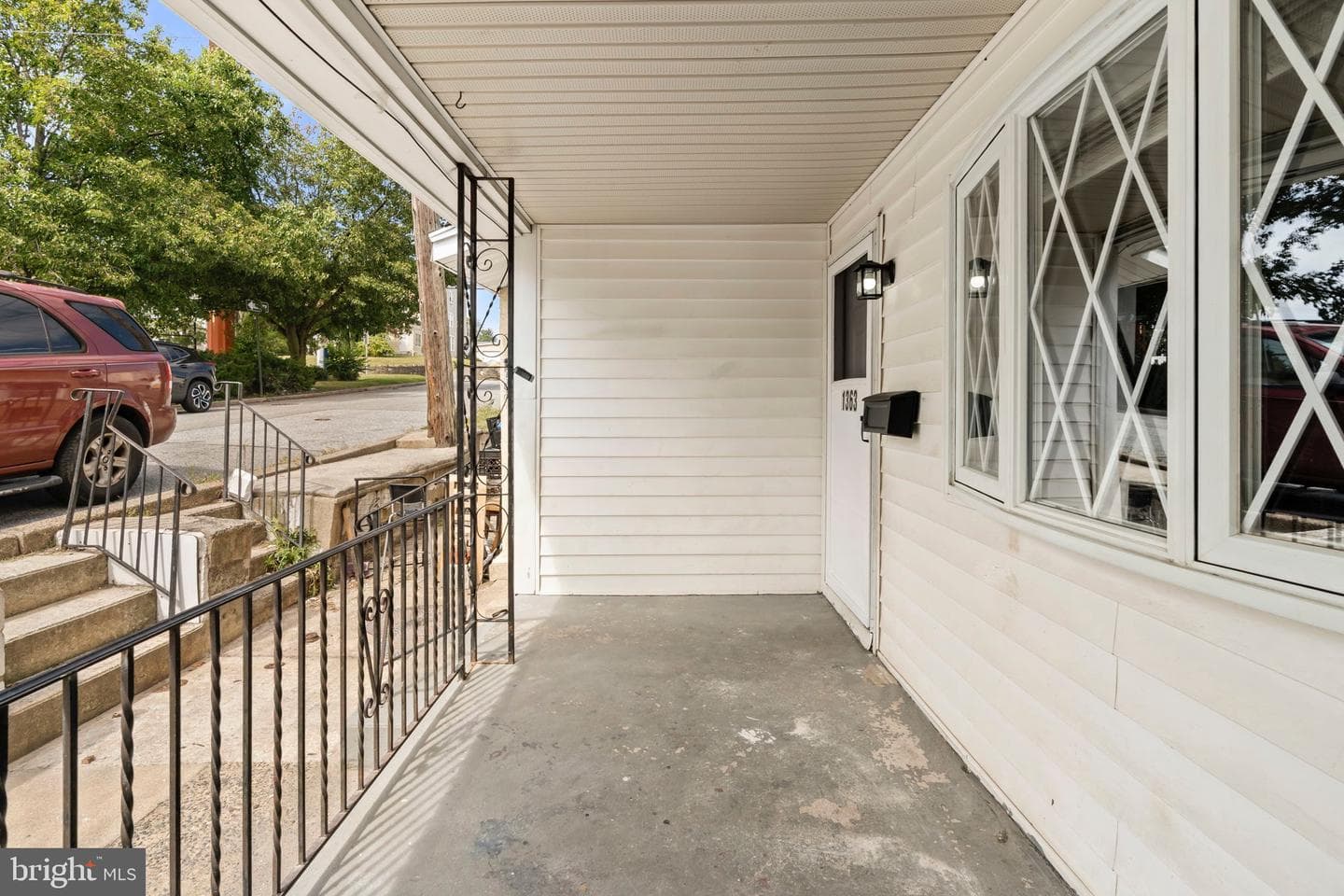 1363 Green Street photo 4
