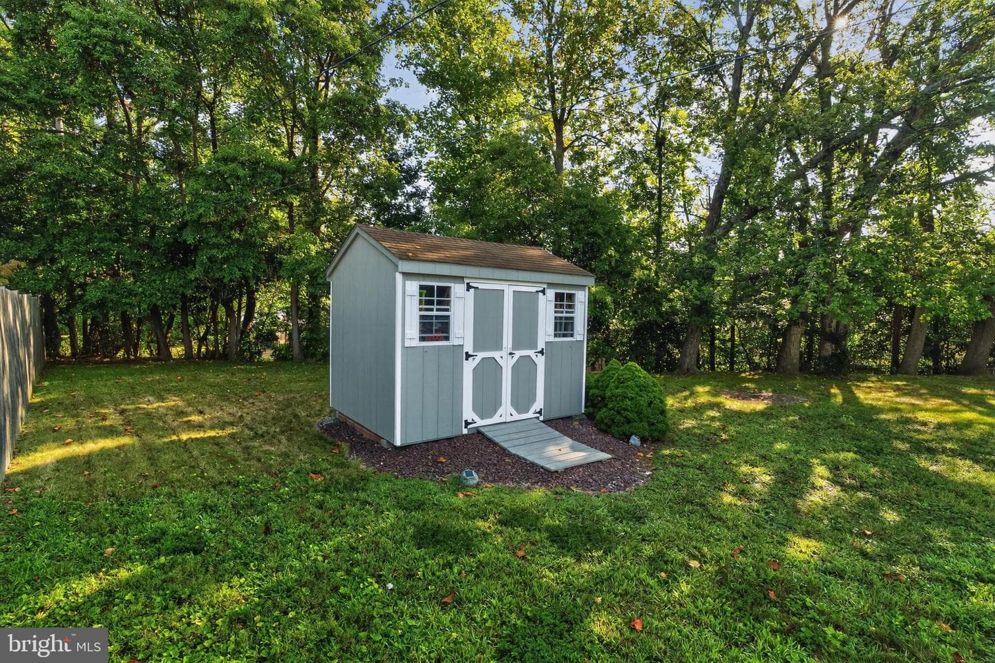 719 Brooke Avenue photo 34