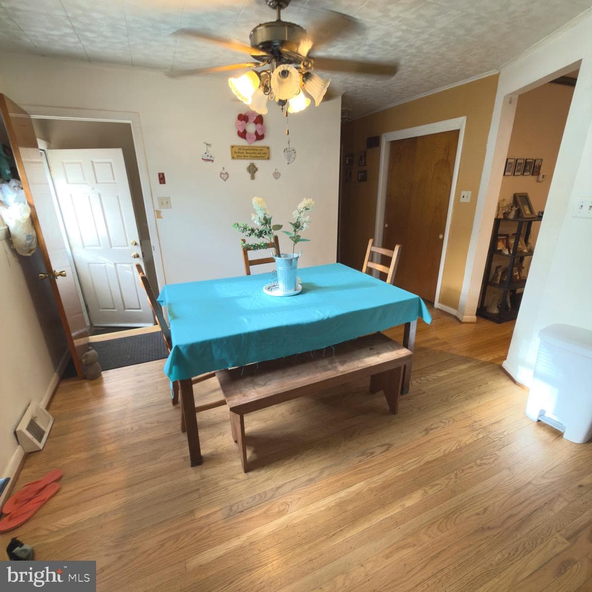 425 Manhattan Street photo 10