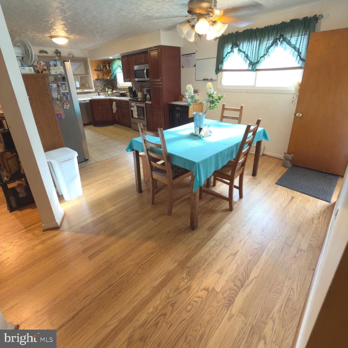 425 Manhattan Street photo 11