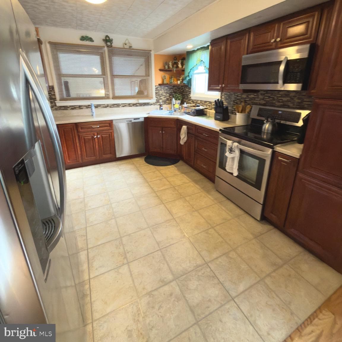 425 Manhattan Street photo 14