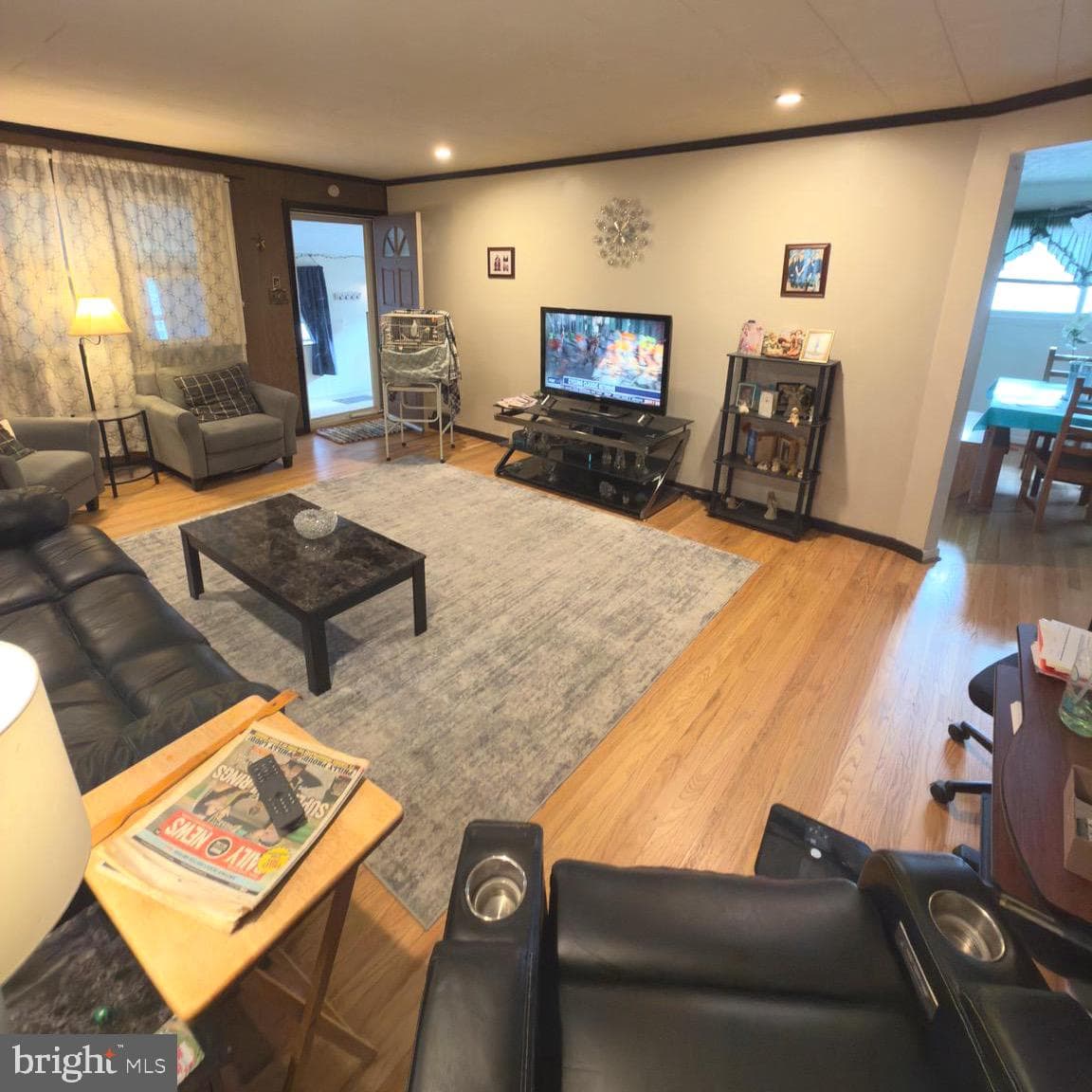 425 Manhattan Street photo 9