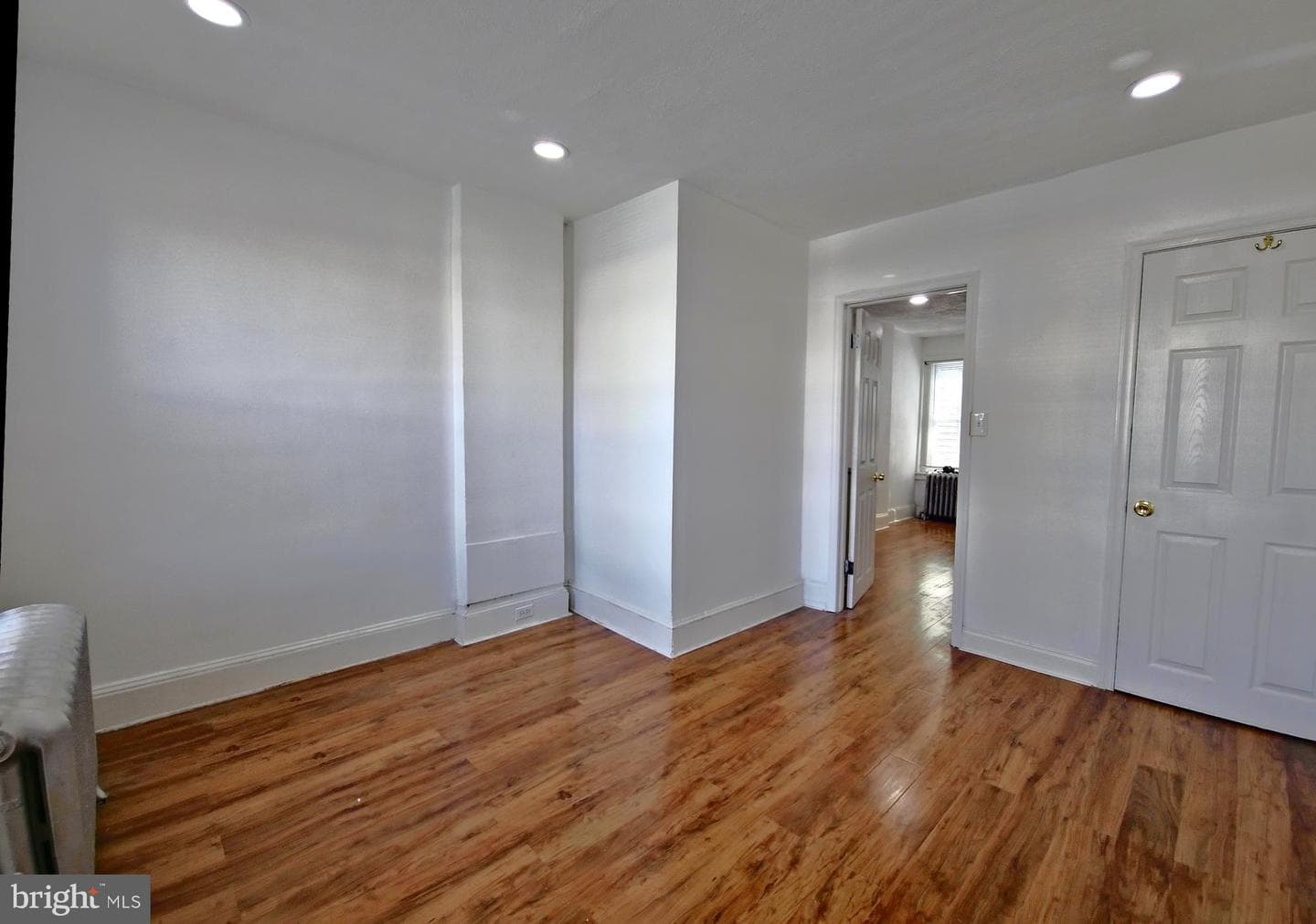 807 W 7th Street photo 13