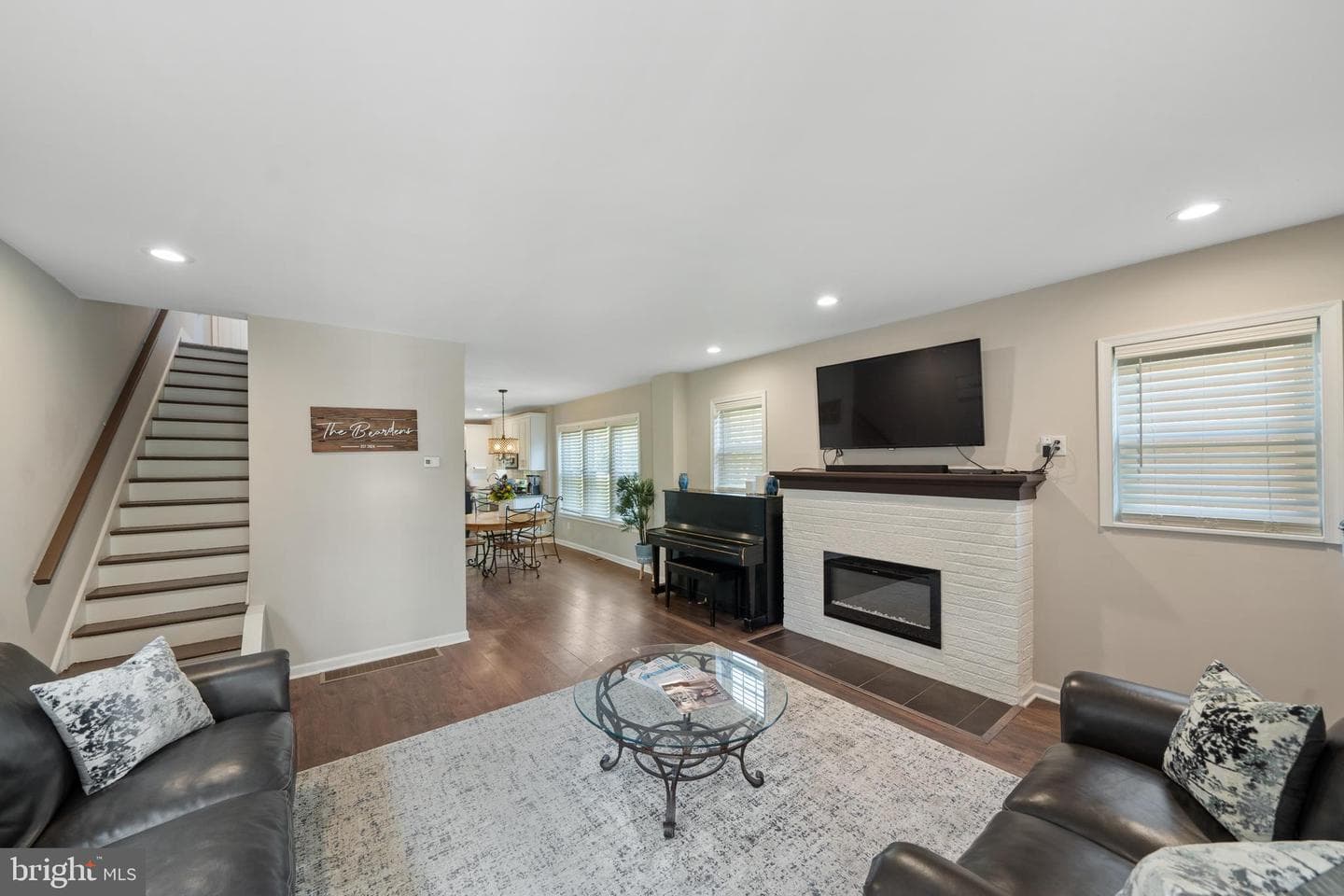 261 E Avon Road photo 8