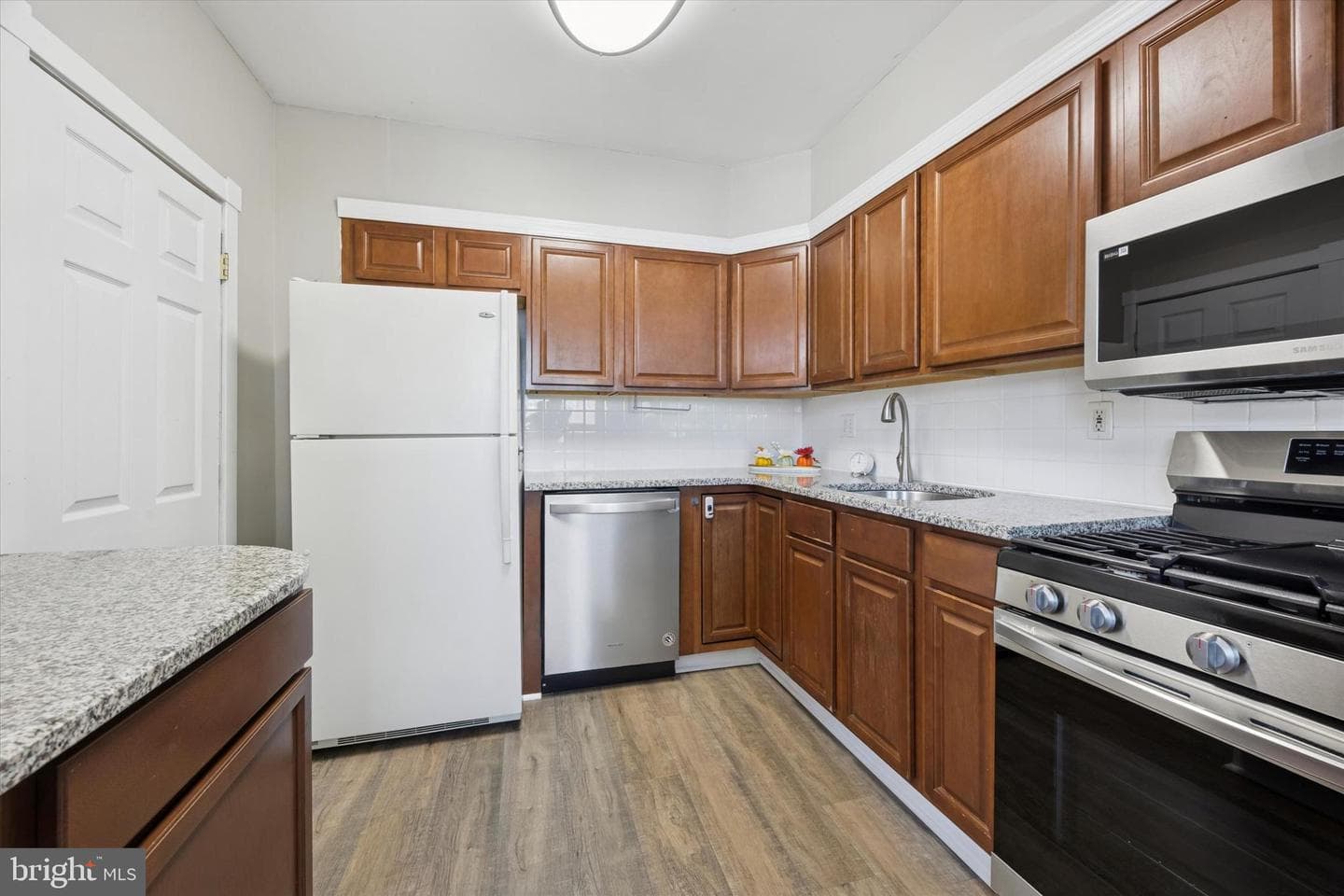 9 N Brighton Avenue photo 8