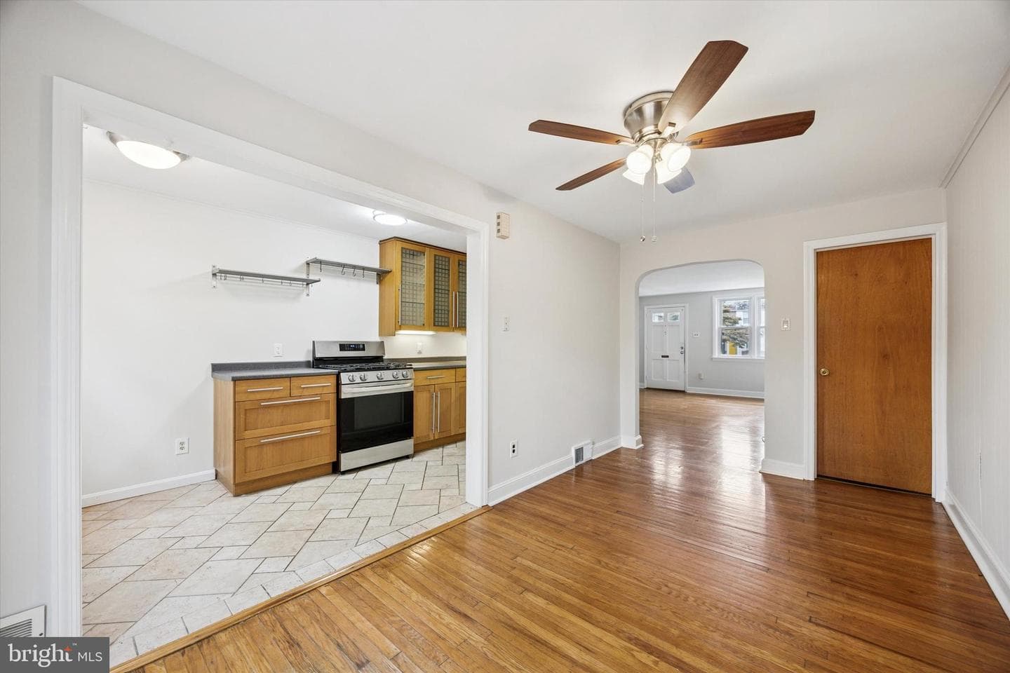 653 Rively Avenue photo 5