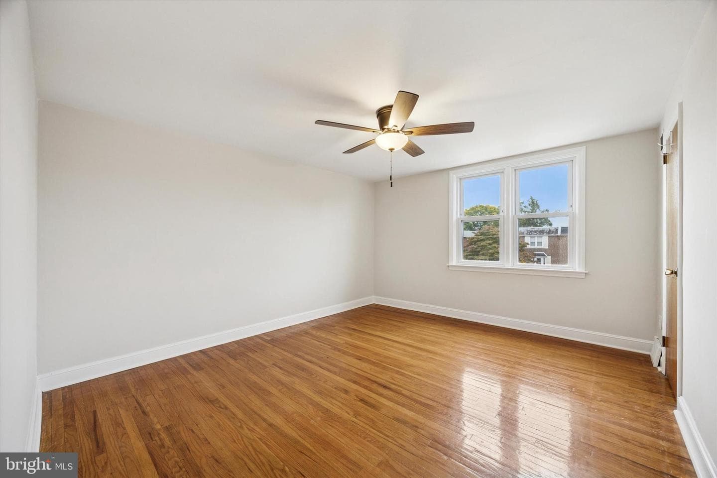 653 Rively Avenue photo 9
