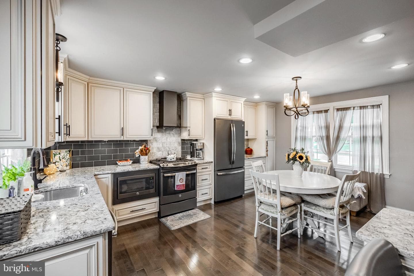 214 Brentwood Road photo 13