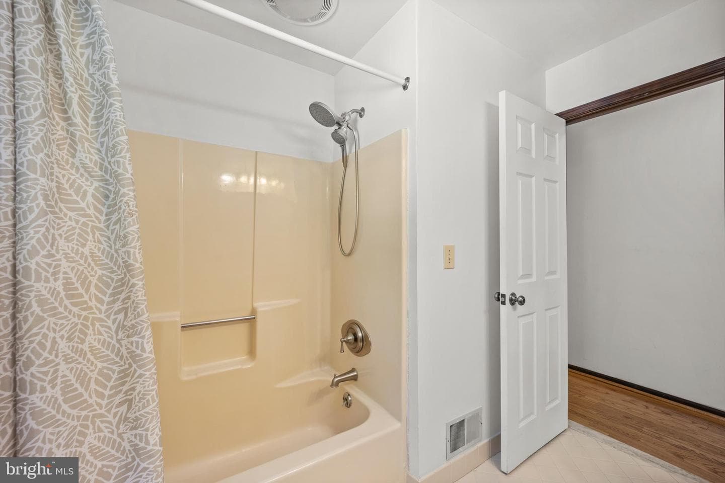 1415 6th Avenue photo 30