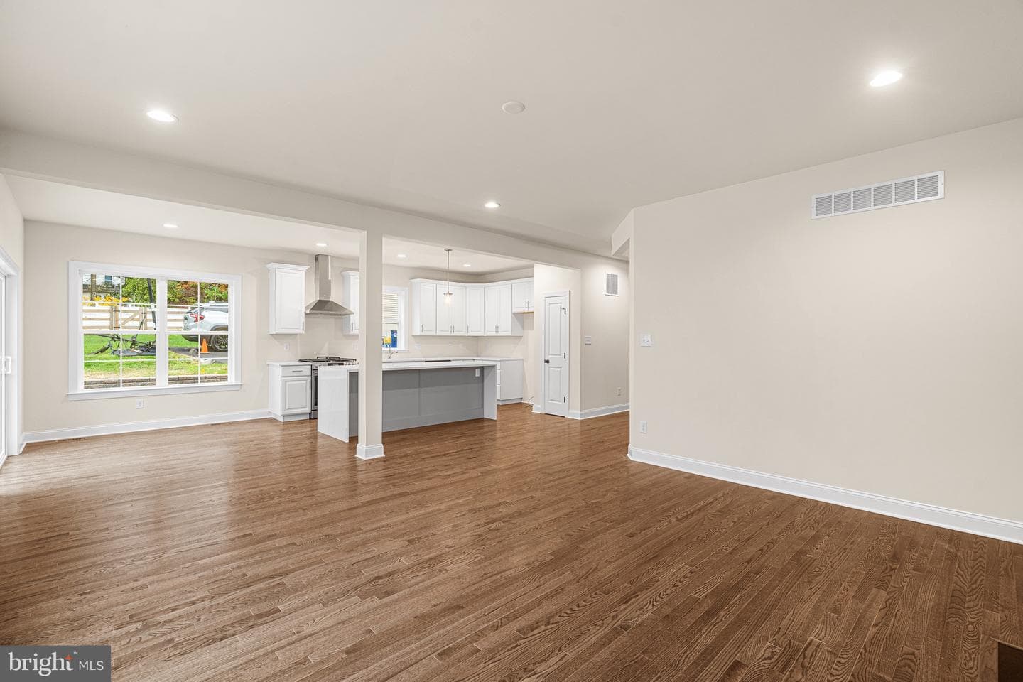 12 Claremont Boulevard photo 11